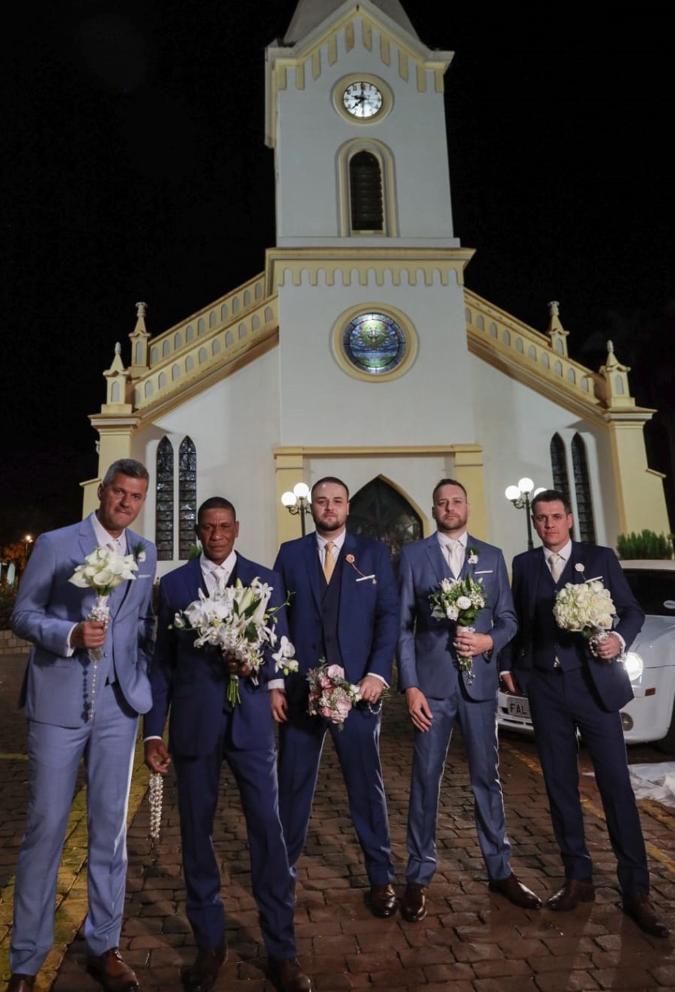 Os noivos da família Bianchini em noite casamento quíntuplo em Nuporanga, SP — Foto: Paulo Ferreira