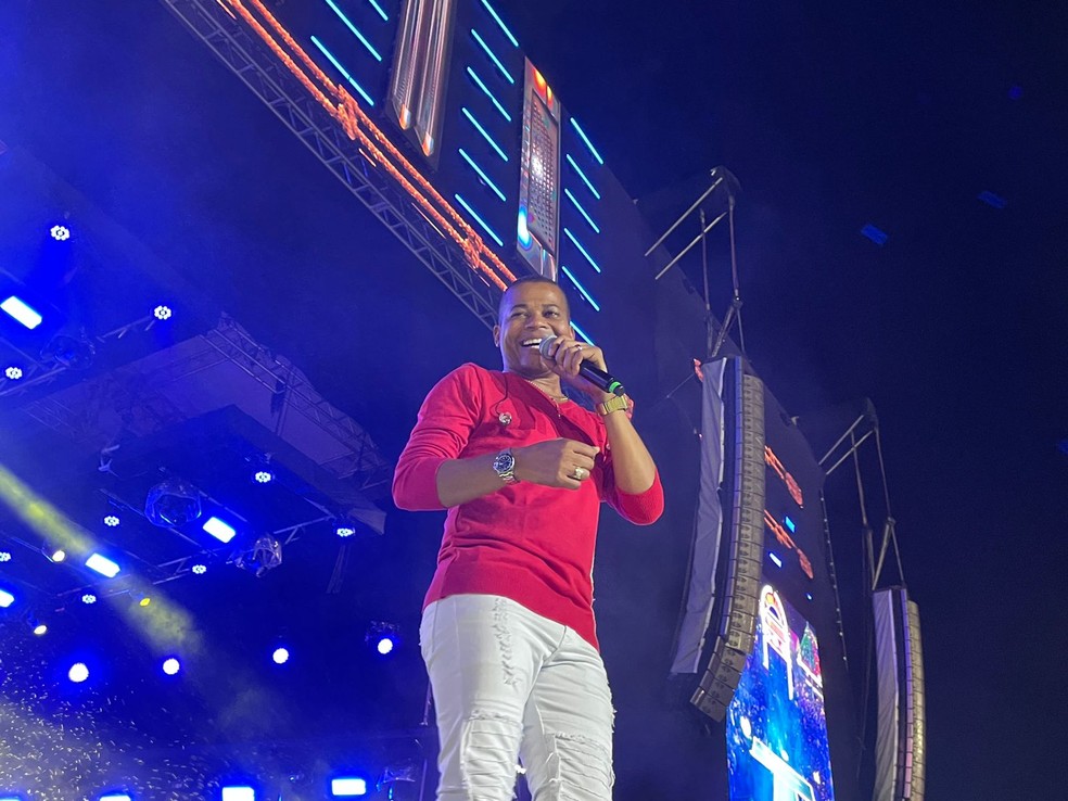 Brasas do Forró se apresenta em Cacimbinhas — Foto: Everton Freitas 