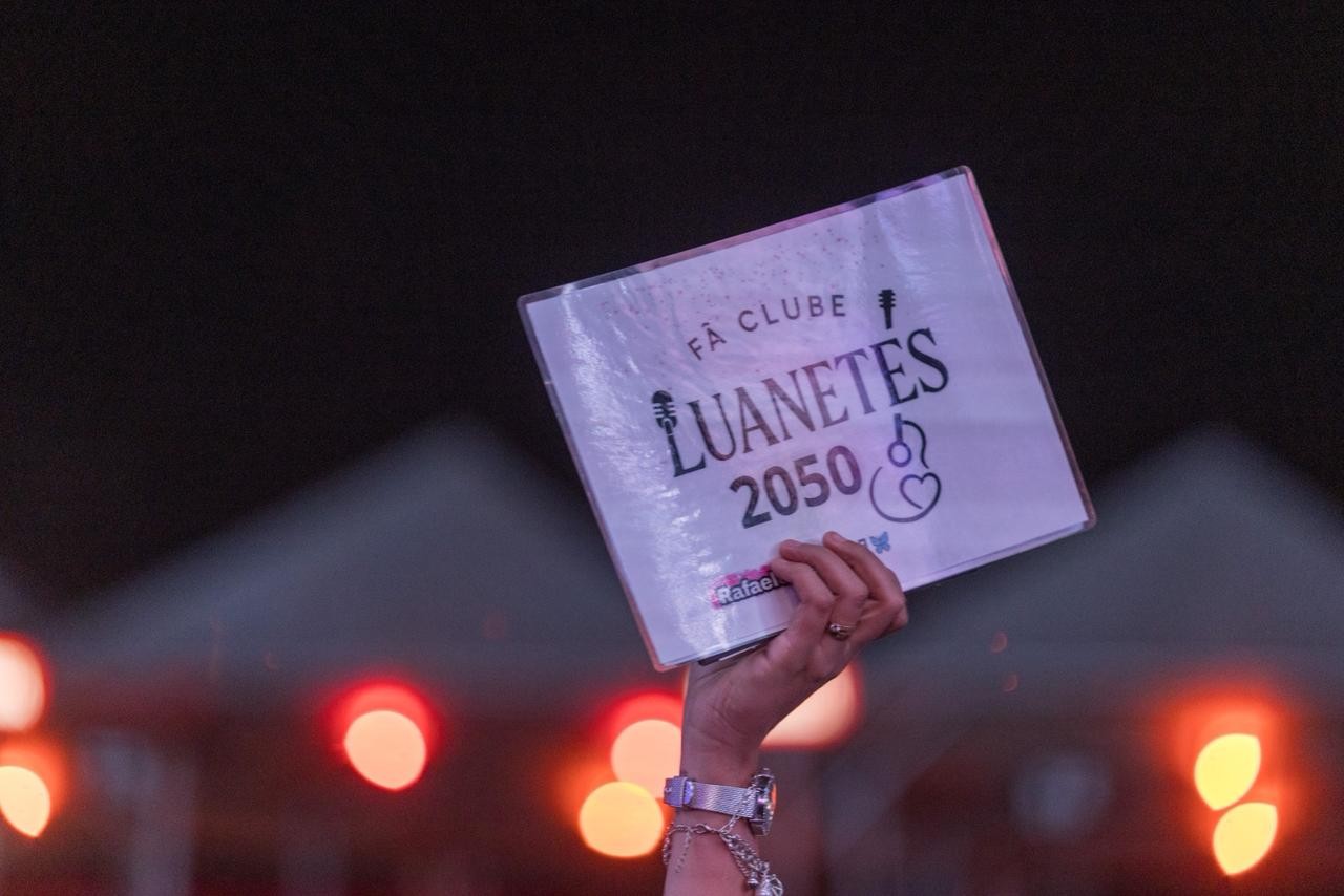 Luanetes, fãs de Luan Santanta, declaram amor ao ídolo sertanejo — Foto: Thomaz Marostegan/g1