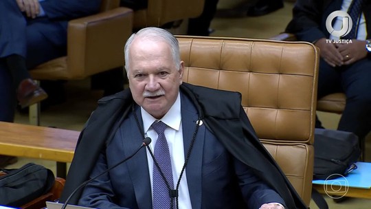 Fachin e Moraes entregam a Lula convite para posse de novo comando do STF - Entrega de convite ao presidente da República é praxe. Cerimônia no dia 29 de setembro inicia mandato de dois anos de Fachin como presidente do STF e de Moraes como vice.