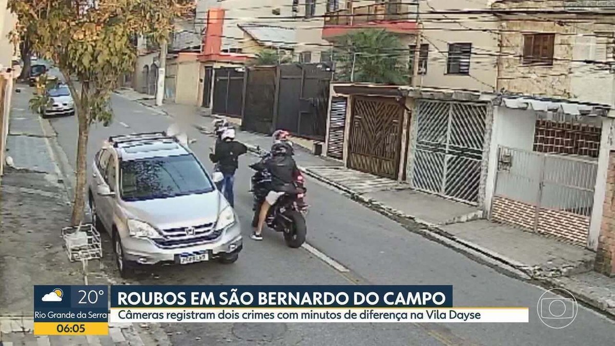Vídeos: Em 30 minutos, quadrilhas armadas em motos fazem 'arrastão' e roubam motoristas de carros em ruas de São Bernardo