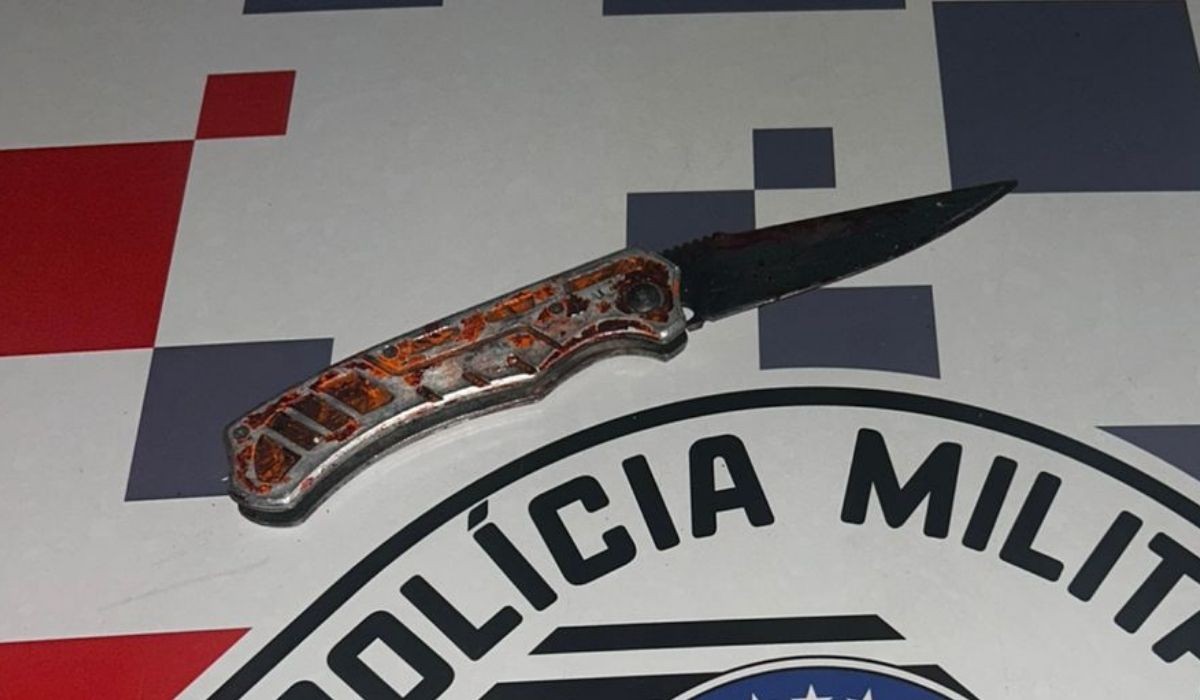 Após descobrir traição, mulher esfaqueia ex-companheiro com canivete e alega legítima defesa em Limeira, diz PM 