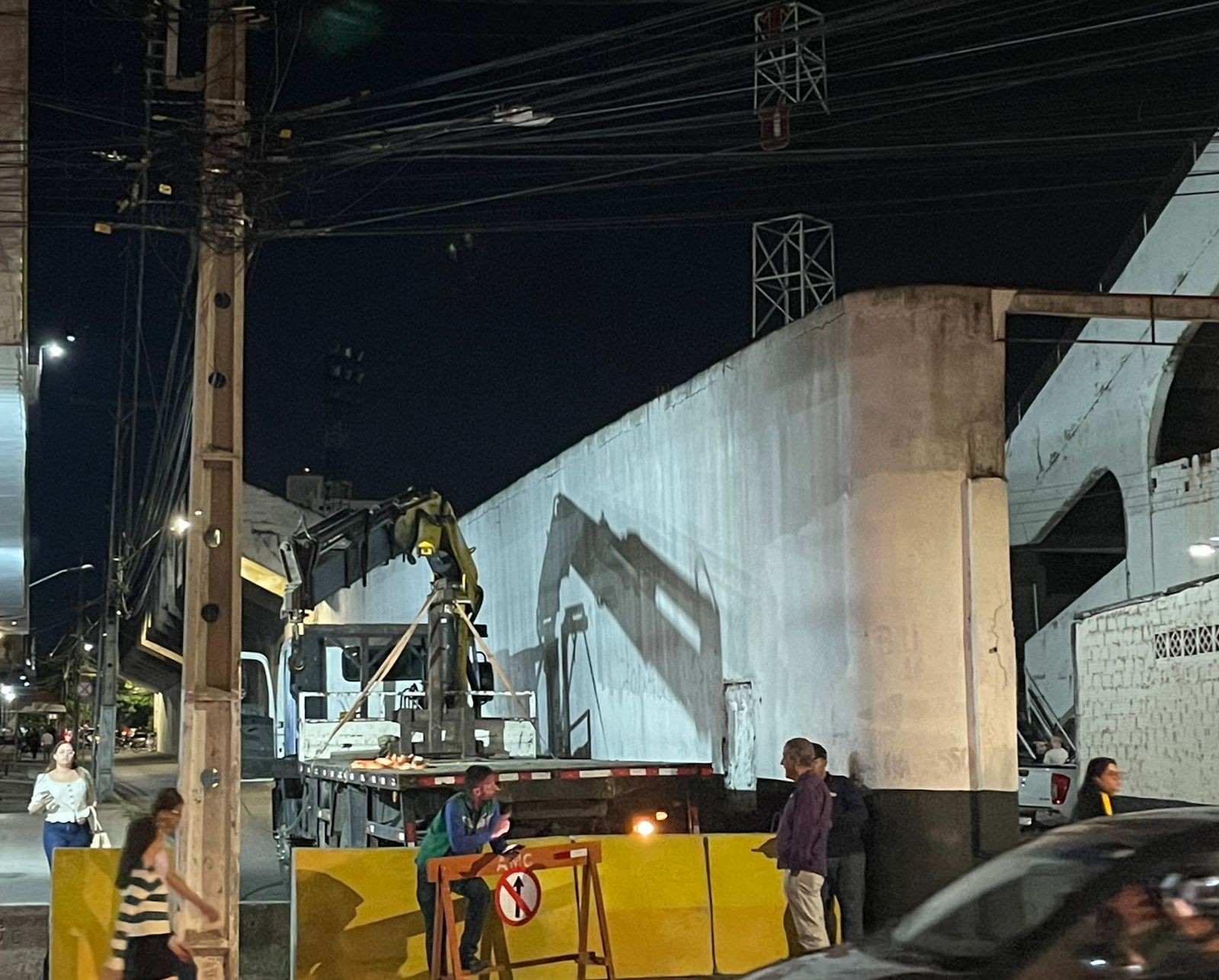 Rua São Paulo, no Maurício de Nassau, é interditada por problemas na estrutura do Lacerdão
