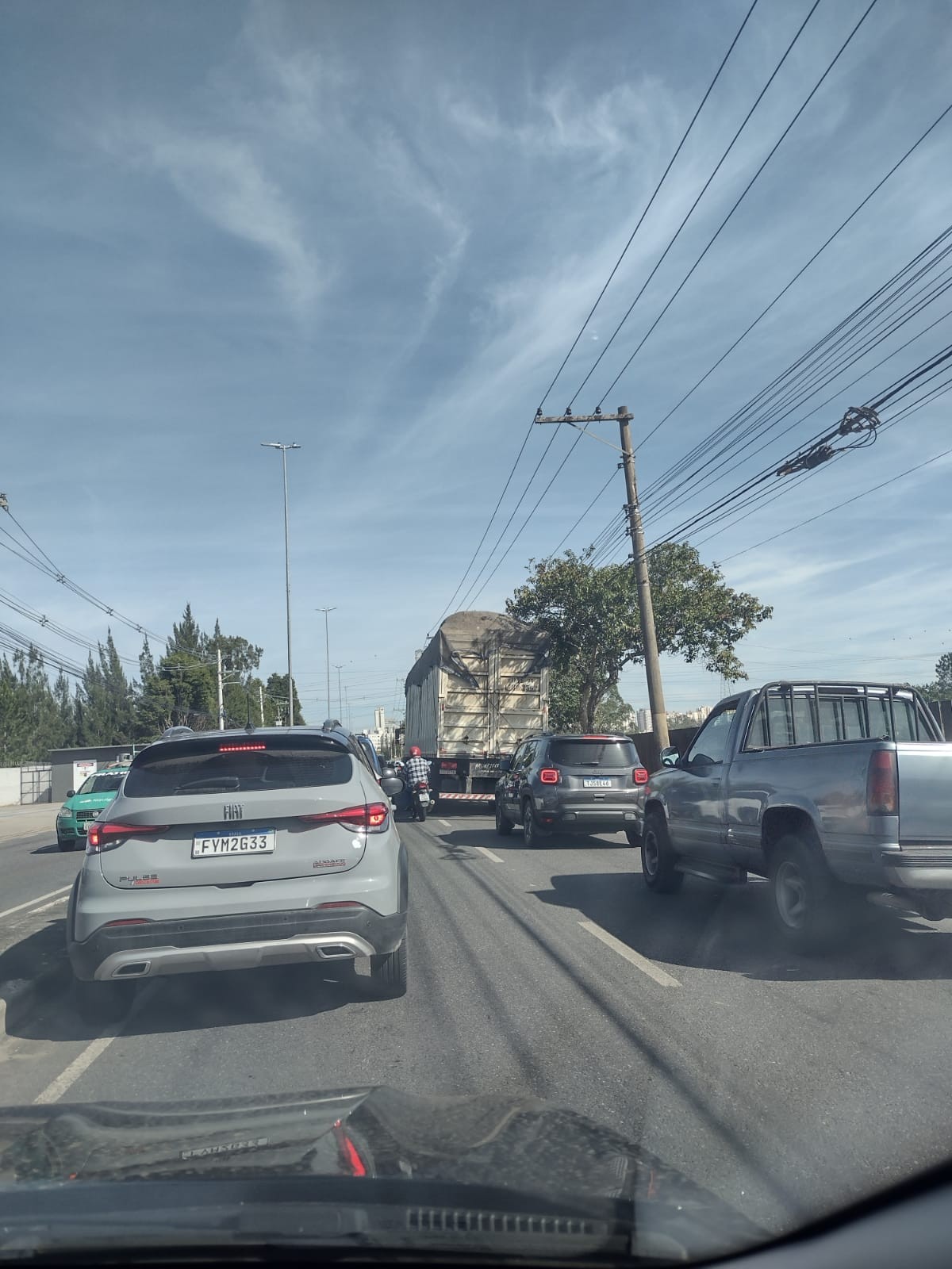 Trânsito parado em Mogi das Cruzes