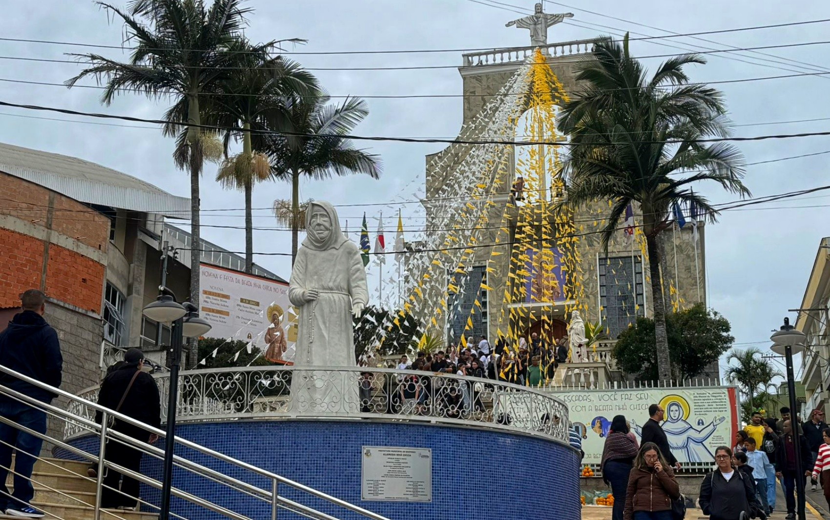 Fé, tradição e até torcida pelo hexa: Festa de Nhá Chica deve reunir 20 mil romeiros em Baependi, MG