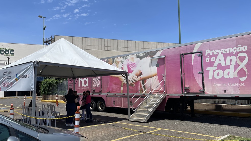 Carreta do Hospital do Amor que está em Rio Preto (SP) e oferece gratuitamente exames de mamografia e papanicolau para as mulheres — Foto: Hospital do Amor/Divulgação