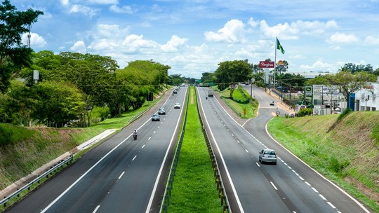 Obras no pavimento causam interdição na Rodovia Raposo Tavares, em Presidente Prudente - Foto: (Cart)
