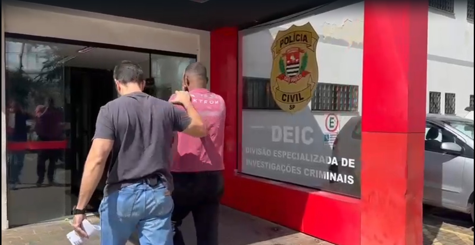 Integrante de organização criminosa suspeita de incendiar seis carros em Salvador é preso no interior de SP