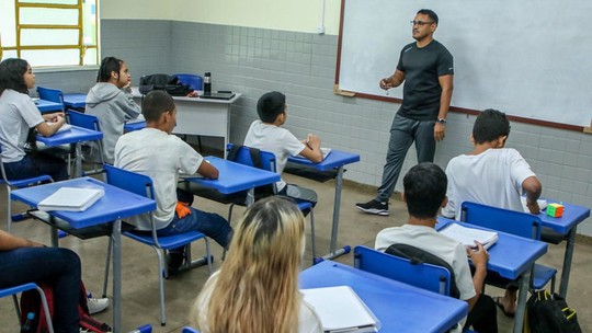 Semed reabrirá seleção que oferta 270 vagas para professores em Manaus - Foto: (Eliton Santos/Semed)