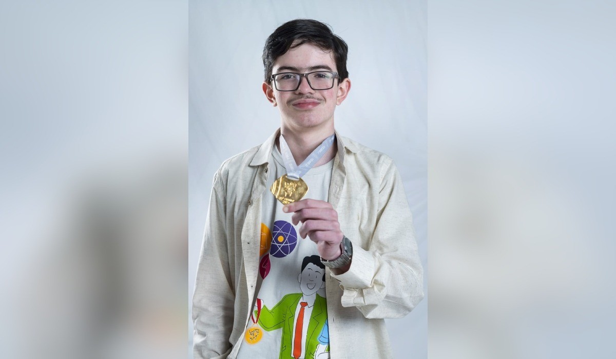 Estudante do interior de SP vence olimpíada de matemática e viaja de avião pela 1ª vez para receber medalha de ouro: 'Me senti vitorioso'