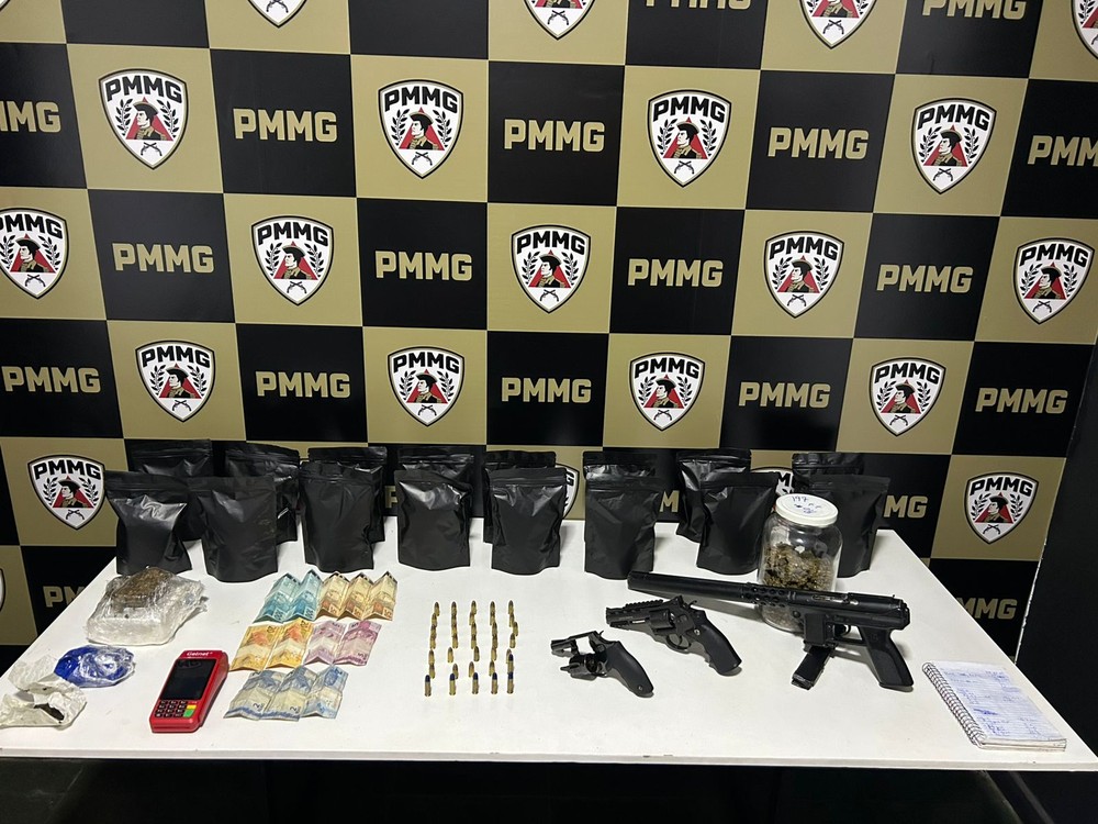 Submetralhadora com silenciador e maconha colombiana são apreendidas pela PM em Uberlândia