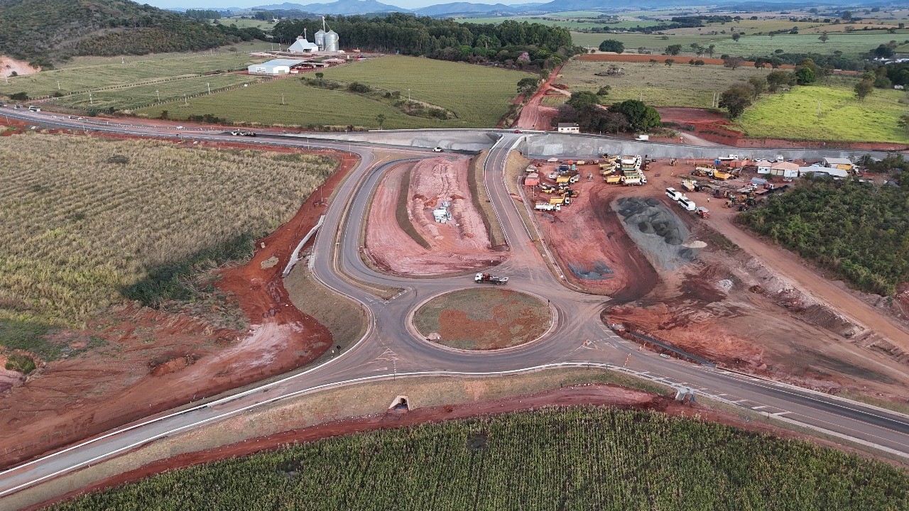 Obras de duplicação da MG-050 começam a ter pistas liberadas a partir desta terça-feira em Passos, MG
