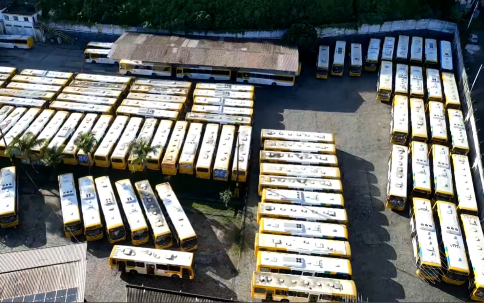 Rodoviários suspendem greve de ônibus em Salvador