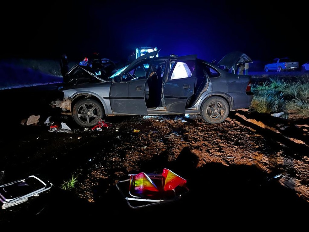 Homem morre atropelado por amigo durante troca de pneu em rodovia, diz PRF — Foto: PRF/Divulgação