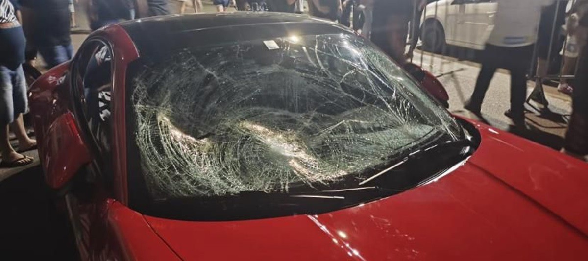 VÍDEO: acidente com Porsche deixa uma mulher morta e duas feridas durante evento de carros esportivos em SC