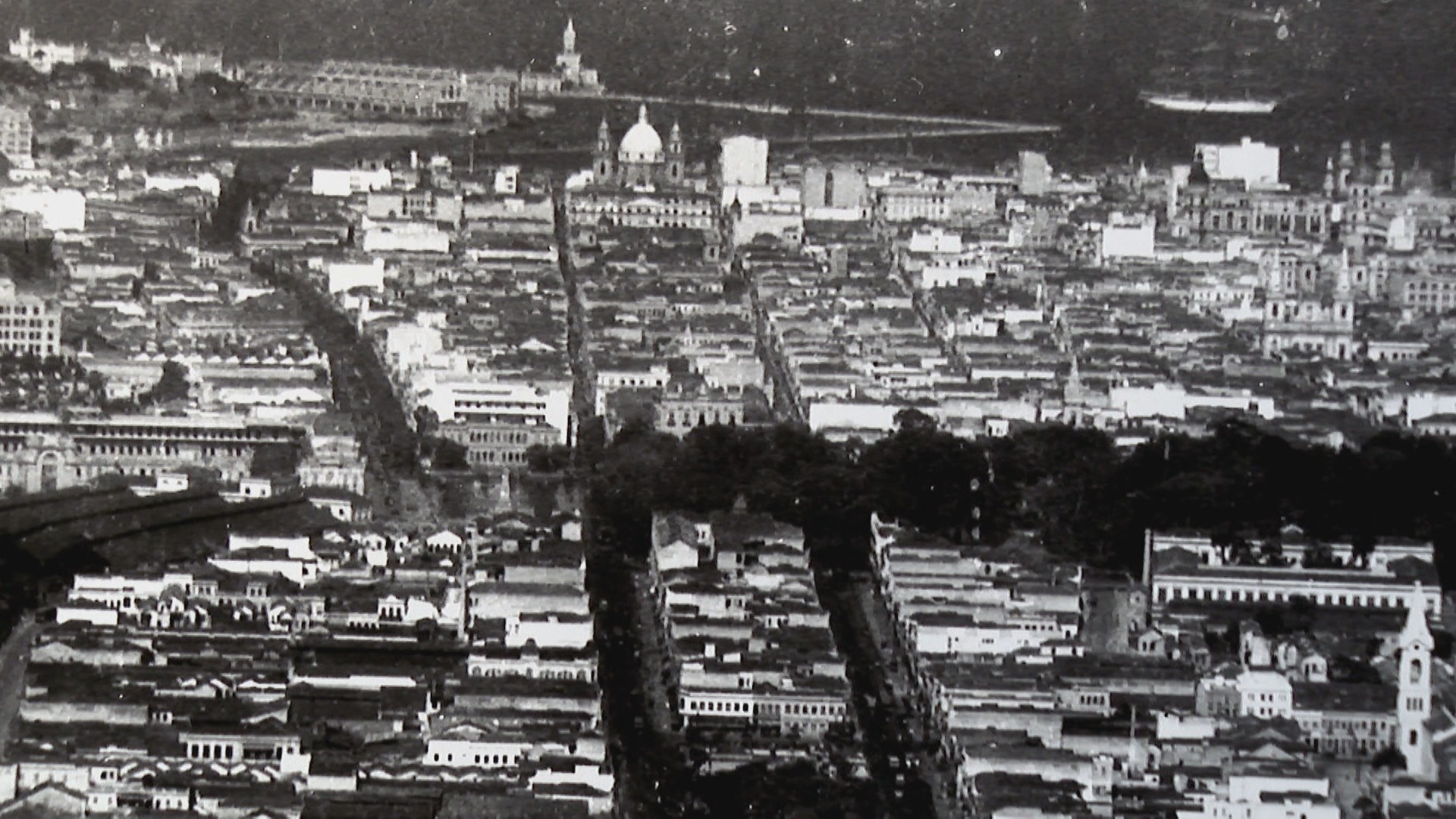 Fotos inéditas de filhos de Augusto Malta revelam o Rio de 1937 a 1945 e a demolição de 500 prédios para abrir a Av. Presidente Vargas