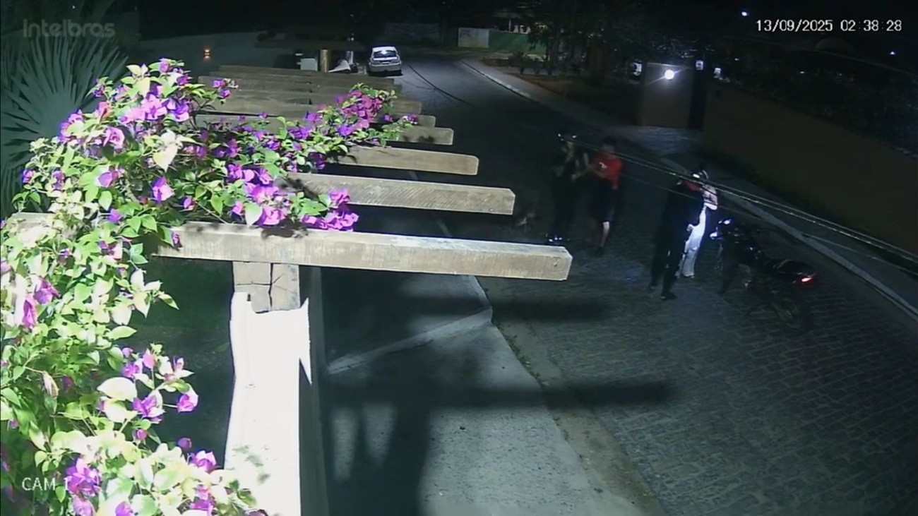 Casal é assaltado em Búzios; ação foi registrada por câmeras de segurança
