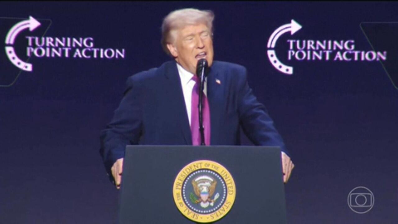 Trump volta a ameaçar o Irã com montagem dele segurando fuzil e com explosões ao fundo: 'Chega de bancar o bonzinho'