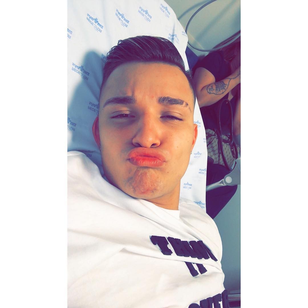 Casa dos pais de MC Gui pega fogo e mobiliza bombeiros em SP: 'Era pra mim tá morto nessa hora', diz pai