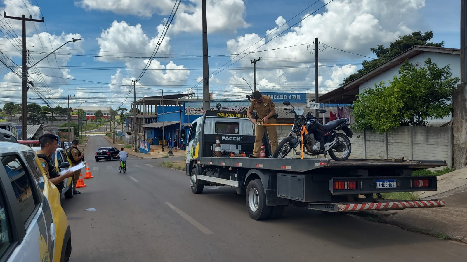 Motociclistas com habilitações suspensas se envolvem em acidente em Guarapuava, diz PM