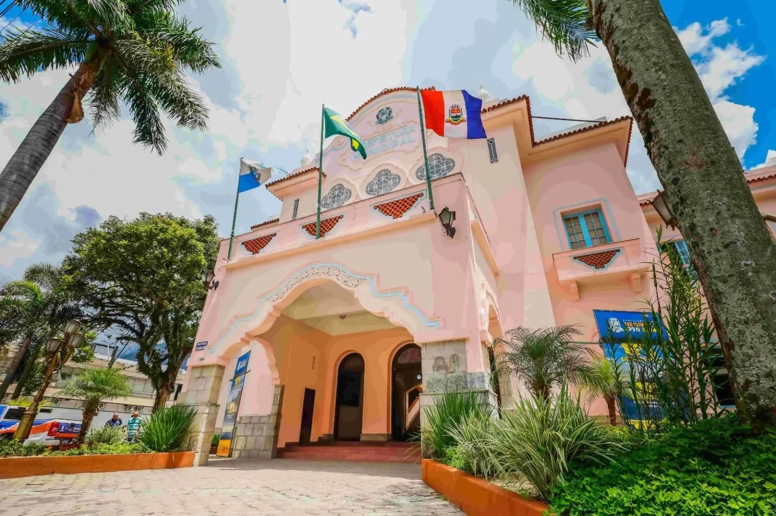 TCE suspende licitação milionária em Teresópolis após edital aparecer no sistema por R$ 1,26