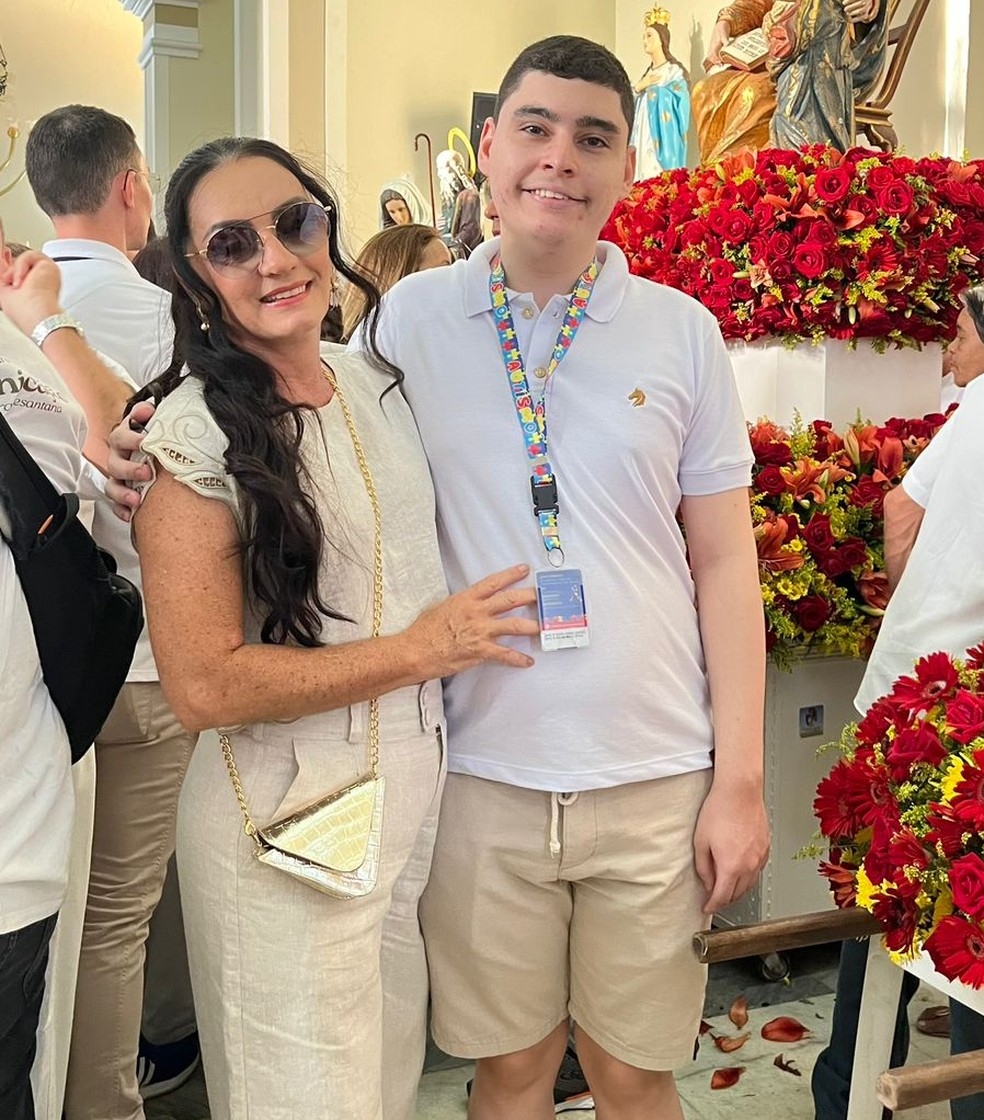 Geisah é mãe de Gabryel, que alcançou 920 na redação do Enem — Foto: Cedida