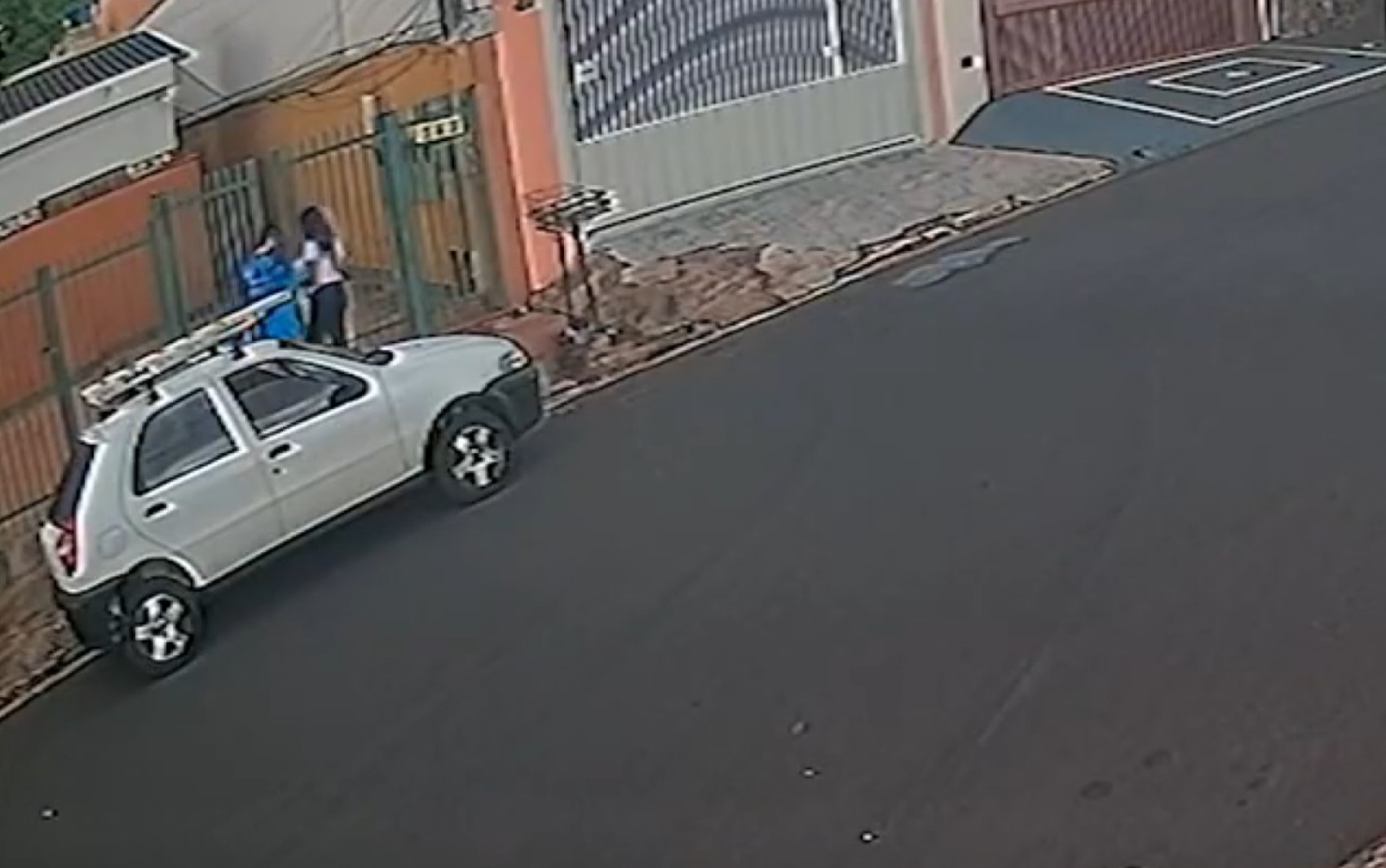 Vídeo mostra momento em que açaí consumido por jovem que passou mal pode ter sido envenenado, diz polícia