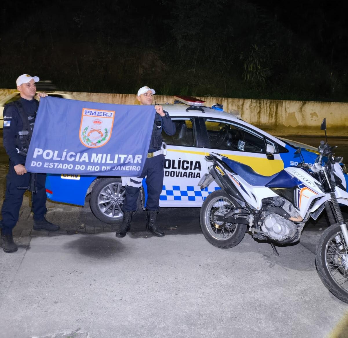 Homem é preso em Mendes com moto roubada em delegacia de São Pedro da Aldeia