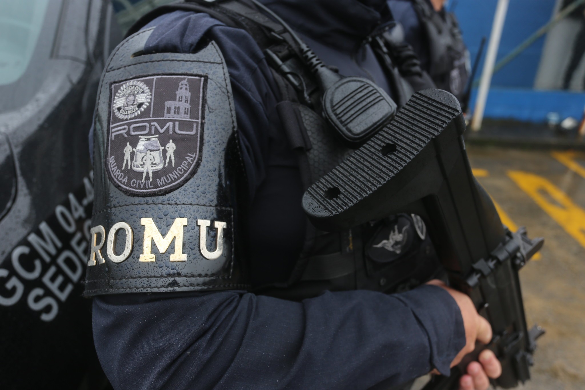 Motociclista é perseguido e morto por guarda municipal após apontar arma contra agentes