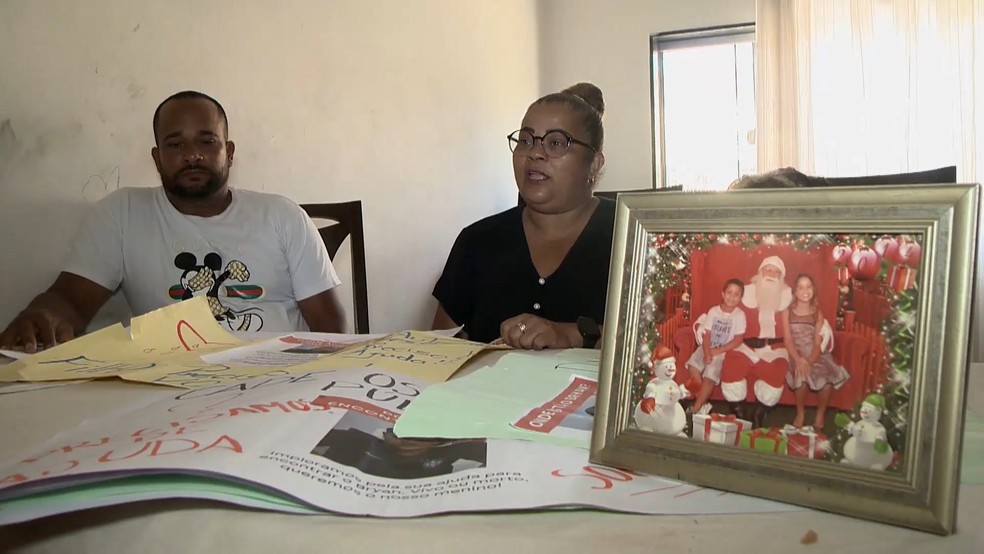 Família de Bryan Santos Brambrati, jovem de 17 anos que desapareceu em Vila Velha, no Espírito Santo, em 2024 — Foto: Reprodução/TV Gazeta