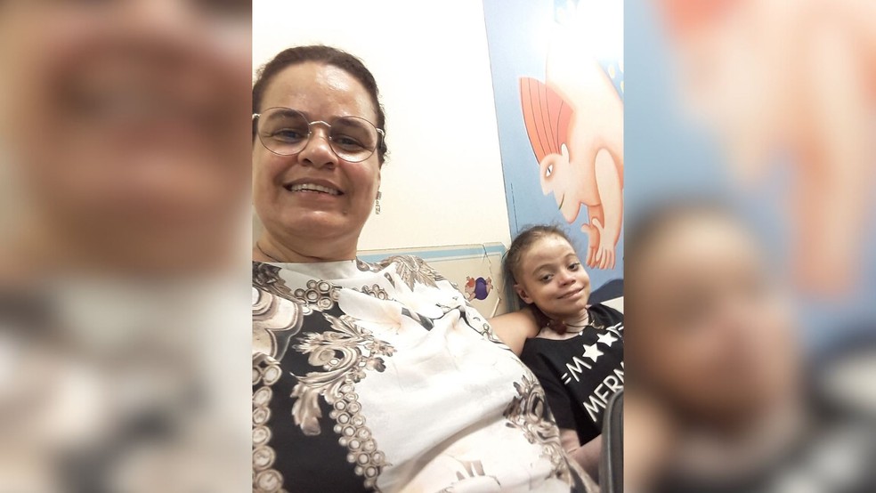Elena Kessia Fávero e a avó em Olímpia (SP) — Foto: Arquivo pessoal