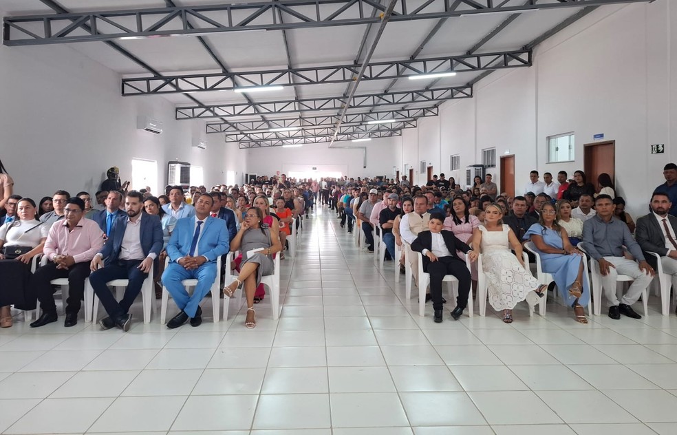 Salão Claudir Gantuss lotado na sessão solene de diplomação dos candidatos eleitos em Alenquer — Foto: Divulgação