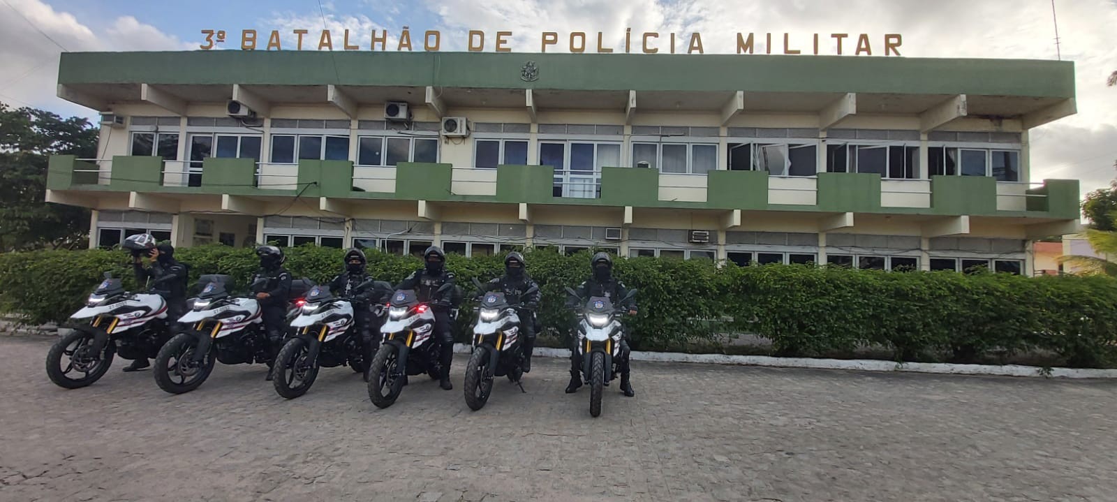 Homem é preso após invadir batalhão da PM, ameaçar ex-companheira e xingar policiais em Arapiraca