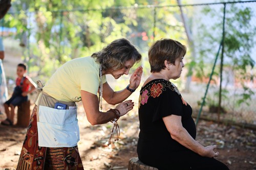 Conheça o trabalho de benzedeiras voluntárias no Distrito Federal