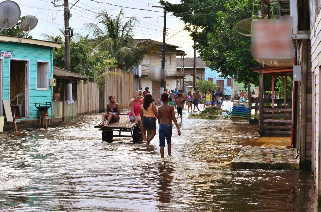 Água parada e lixo ampliam risco de doenças após chuvas no Amapá; veja como se proteger