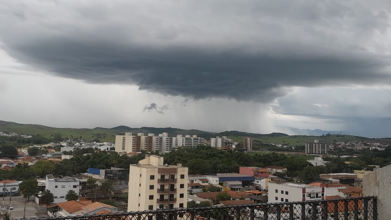 Chuva causa transtornos para moradores do Sul do Rio; veja imagens