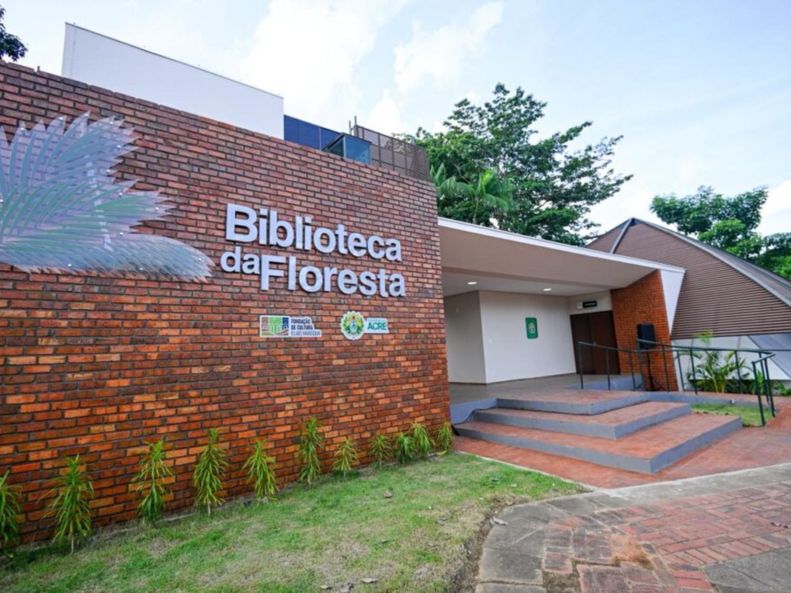 Biblioteca da Floresta é reaberta em Rio Branco após mais de 6 anos em obras