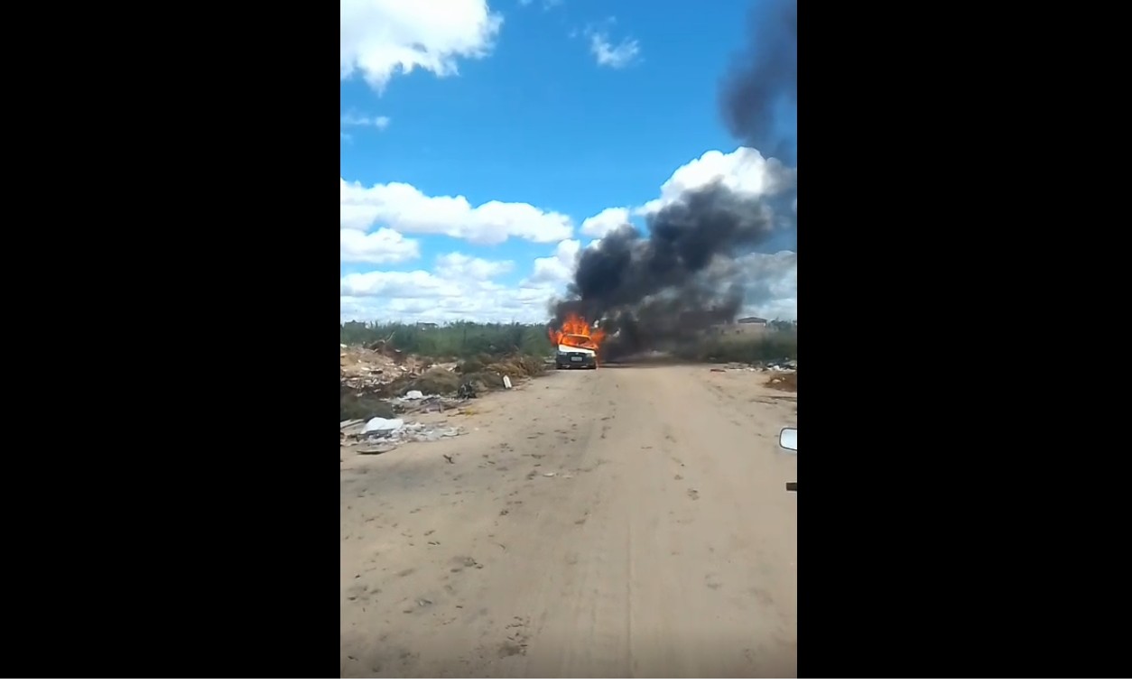 Corpo carbonizado é encontrado dentro de veículo em chamas no José e Maria em Petrolina