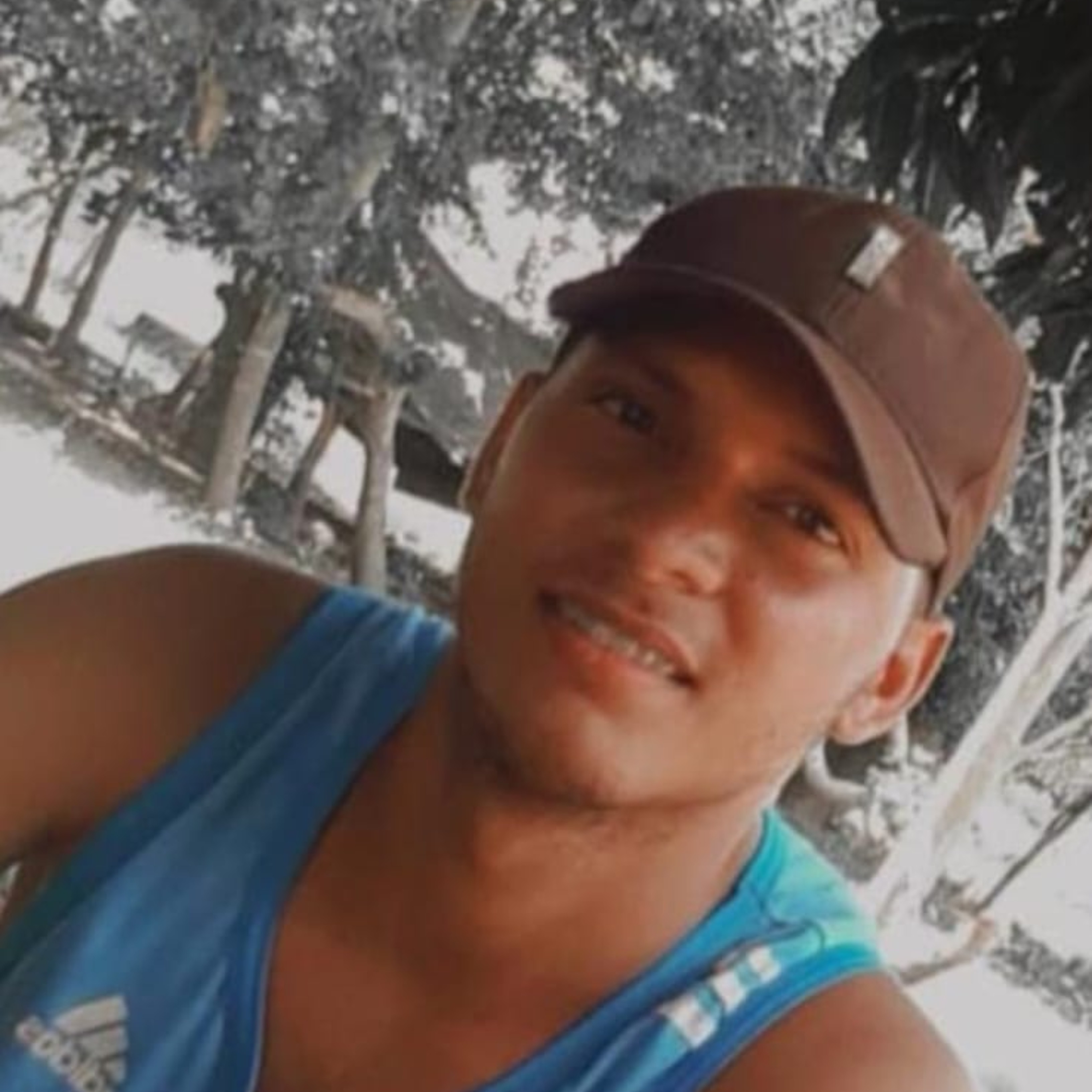 Jovem empina moto, perde o controle e morre, em Boa Vista