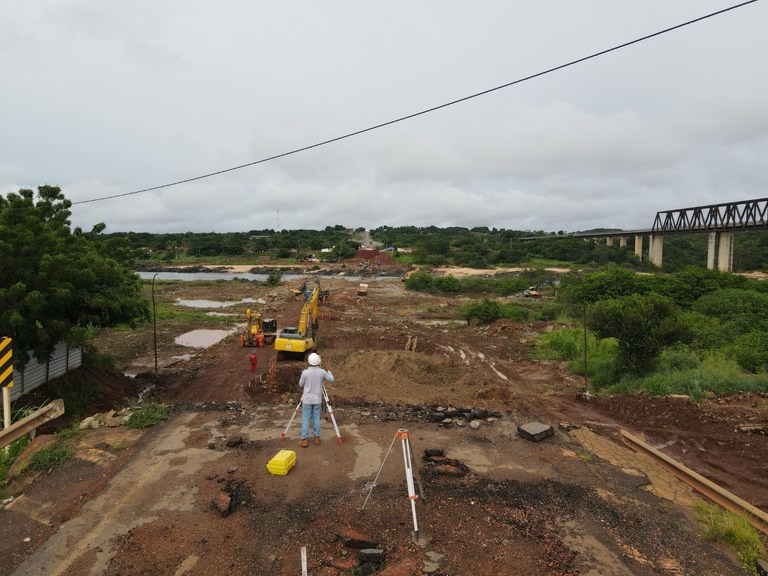 Começam escavações para construção de nova estrutura da ponte que desabou entre Tocantins e Maranhão