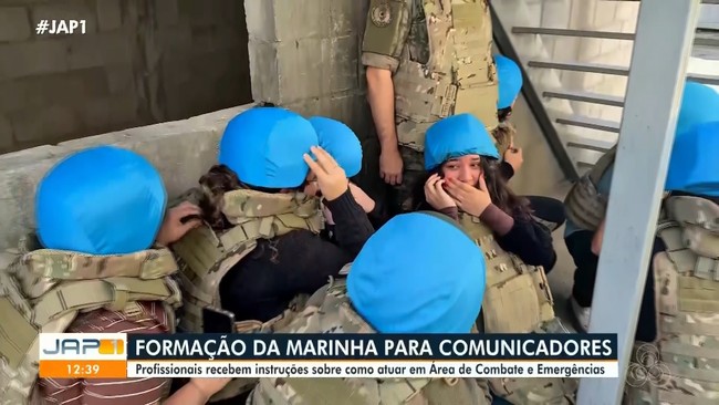 Profissionais da comunicação recebem instruções sobre como atuar em área de combate