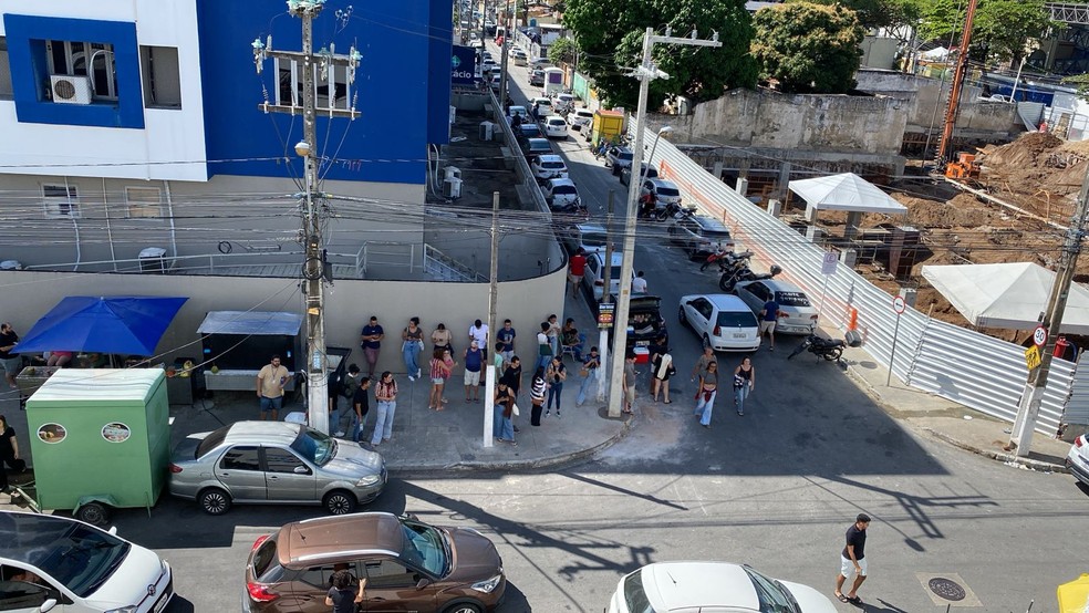 Colégio Santa Úrsula recebeu candidatos para prova  — Foto: Deila Dantas/TV Gazeta