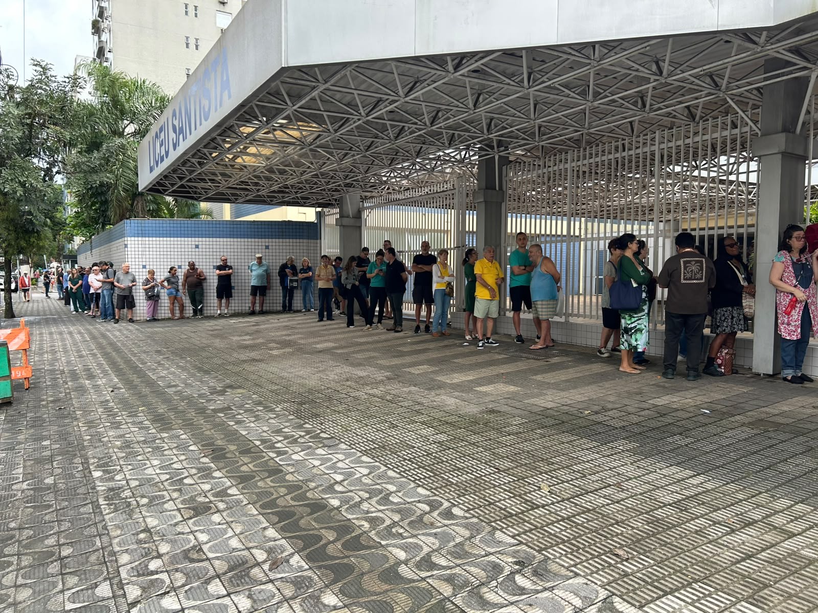 FOTOS: veja imagens do 2º turno das eleições 2026 na Baixada Santista | G1