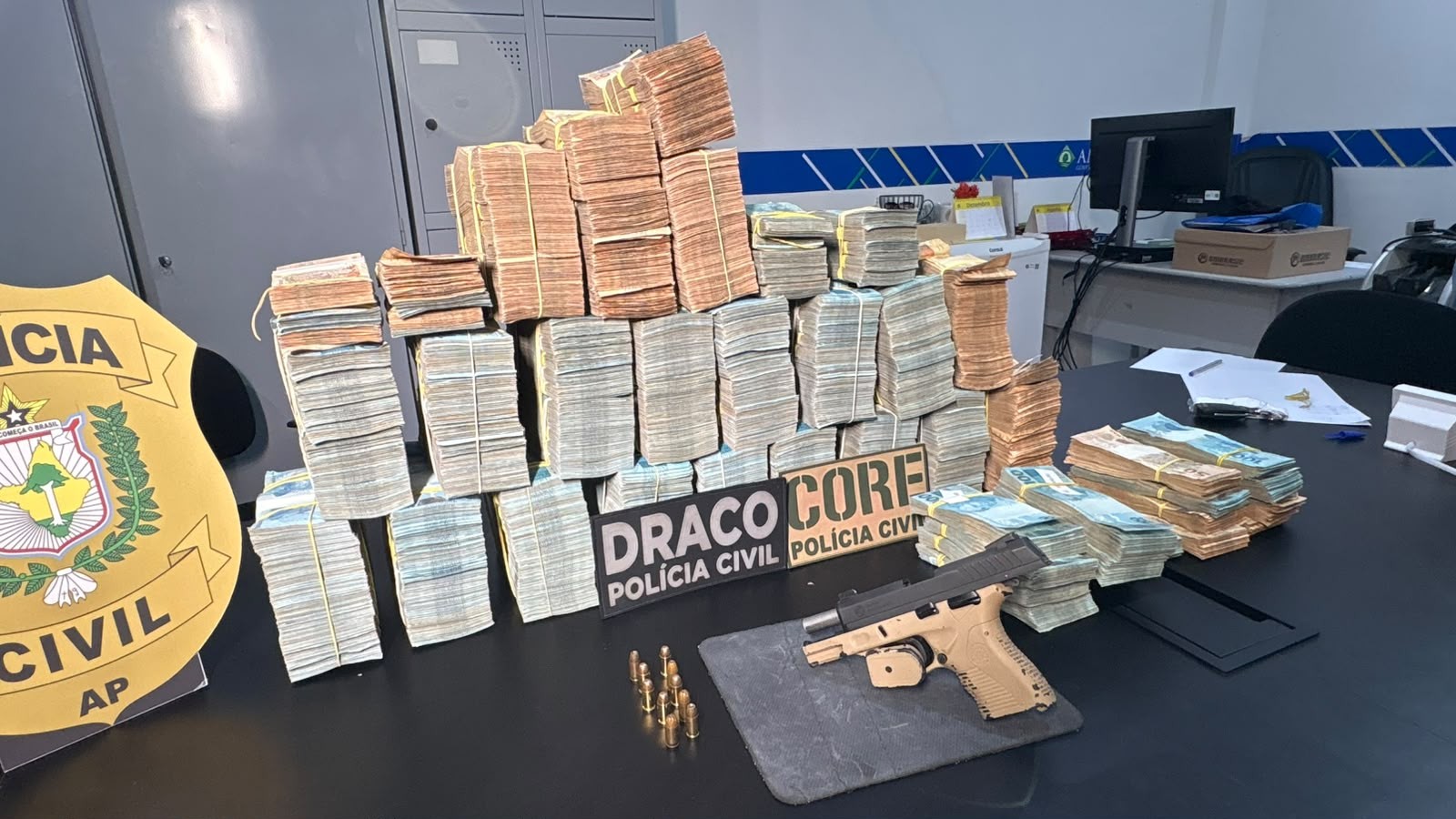 Polícia apreende mais de R$ 2 milhões em dinheiro vivo dentro de condomínio no Amapá