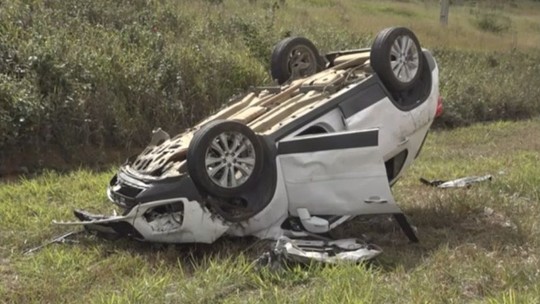 Motorista morre após bater carro em carreta durante ultrapassagem na BR-116 - Foto: (Redes Sociais)