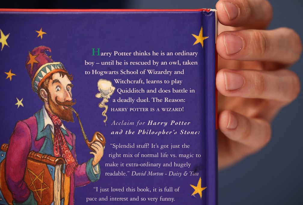 Se você pausar Harry Potter e a Pedra Filosofal em 1 hora, 33 minutos e 55  segundos, descobrirá que a magia desaparece por alguns instantes de Hogwarts