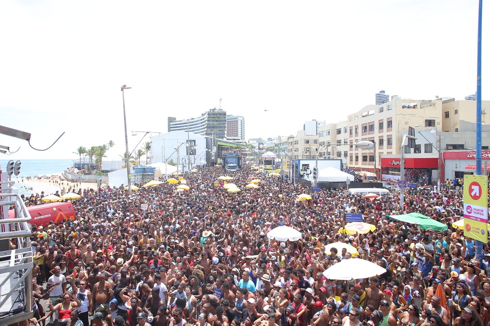 G1 - Léo Santana e Parangolé abrem arena de shows do Centro da capital -  notícias em Carnaval 2014 em Santa Catarina