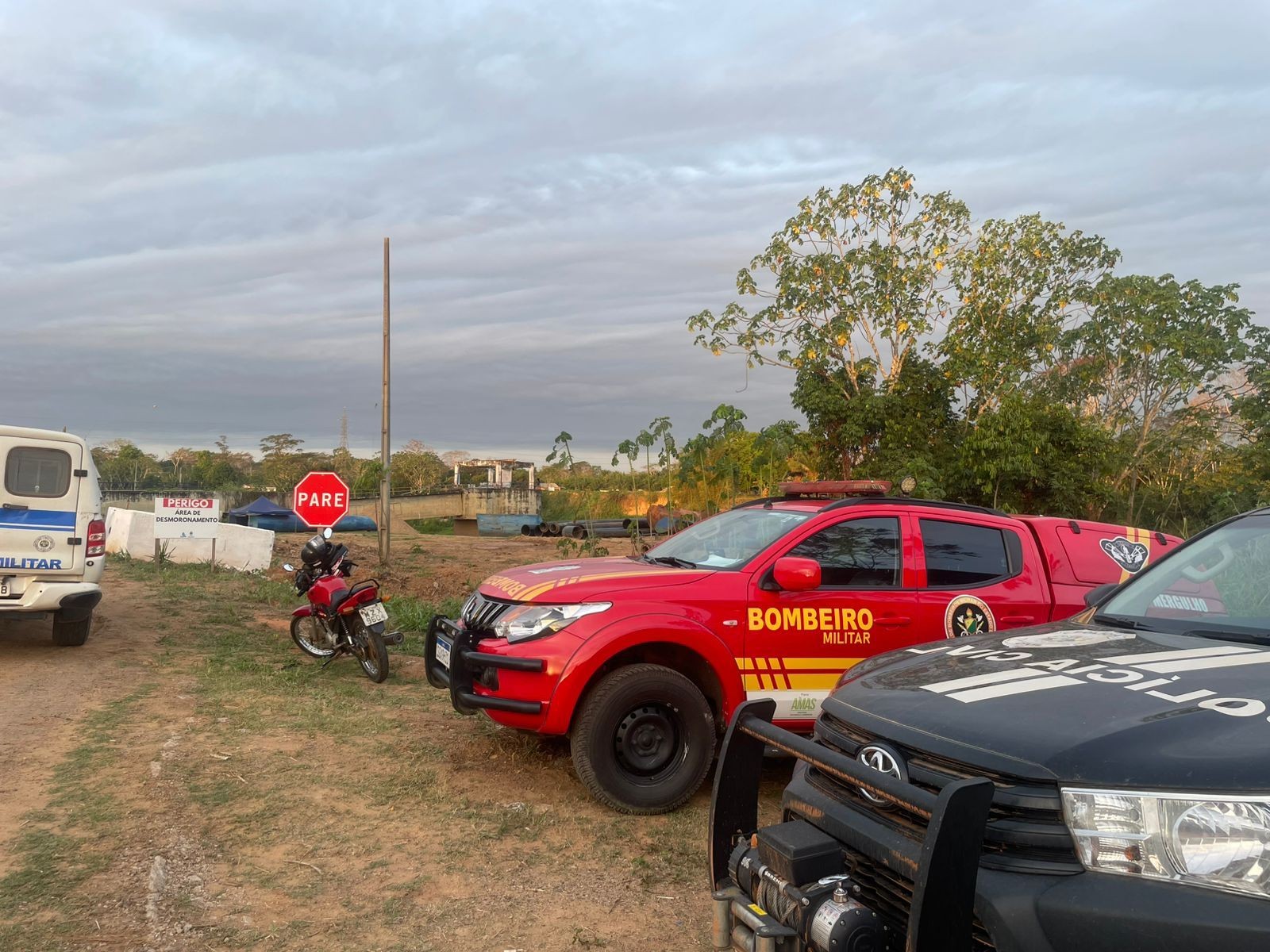 Ossada humana é encontrada por pescadores na Terceira Ponte de Rio Branco