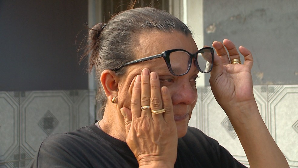 Esposa de produtor rural morto a tiros dentro de casa durante ação da BM em Pelotas — Foto: Reprodução/RBS TV