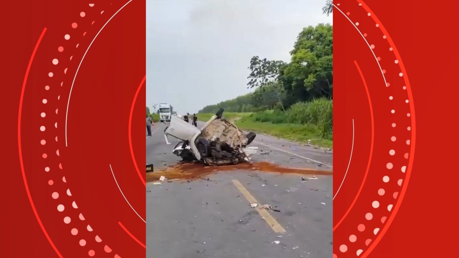 Mulher morre e filho e marido ficam feridos em acidente na BR-101 no ES